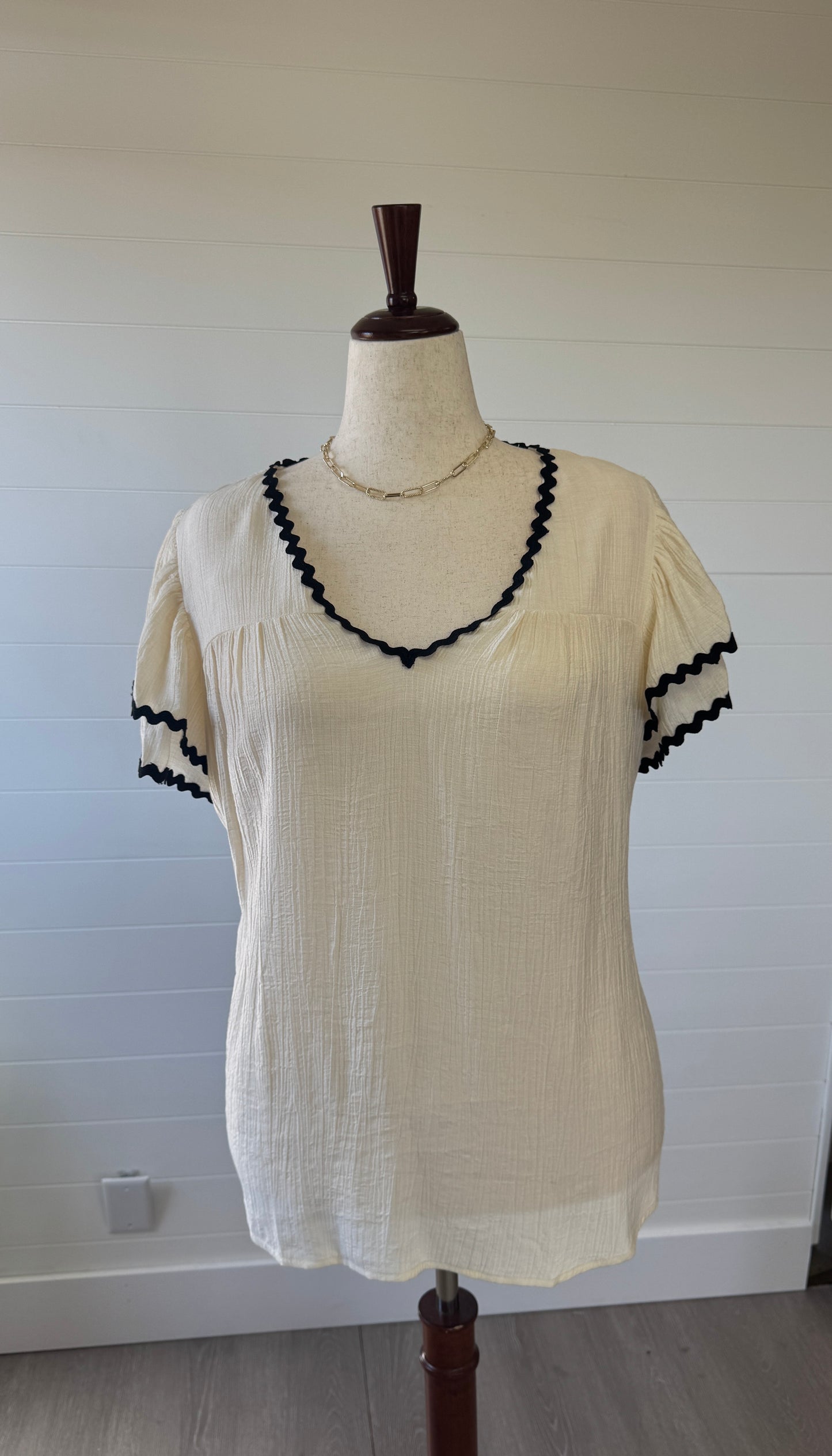 Willow Wavy Trim Top