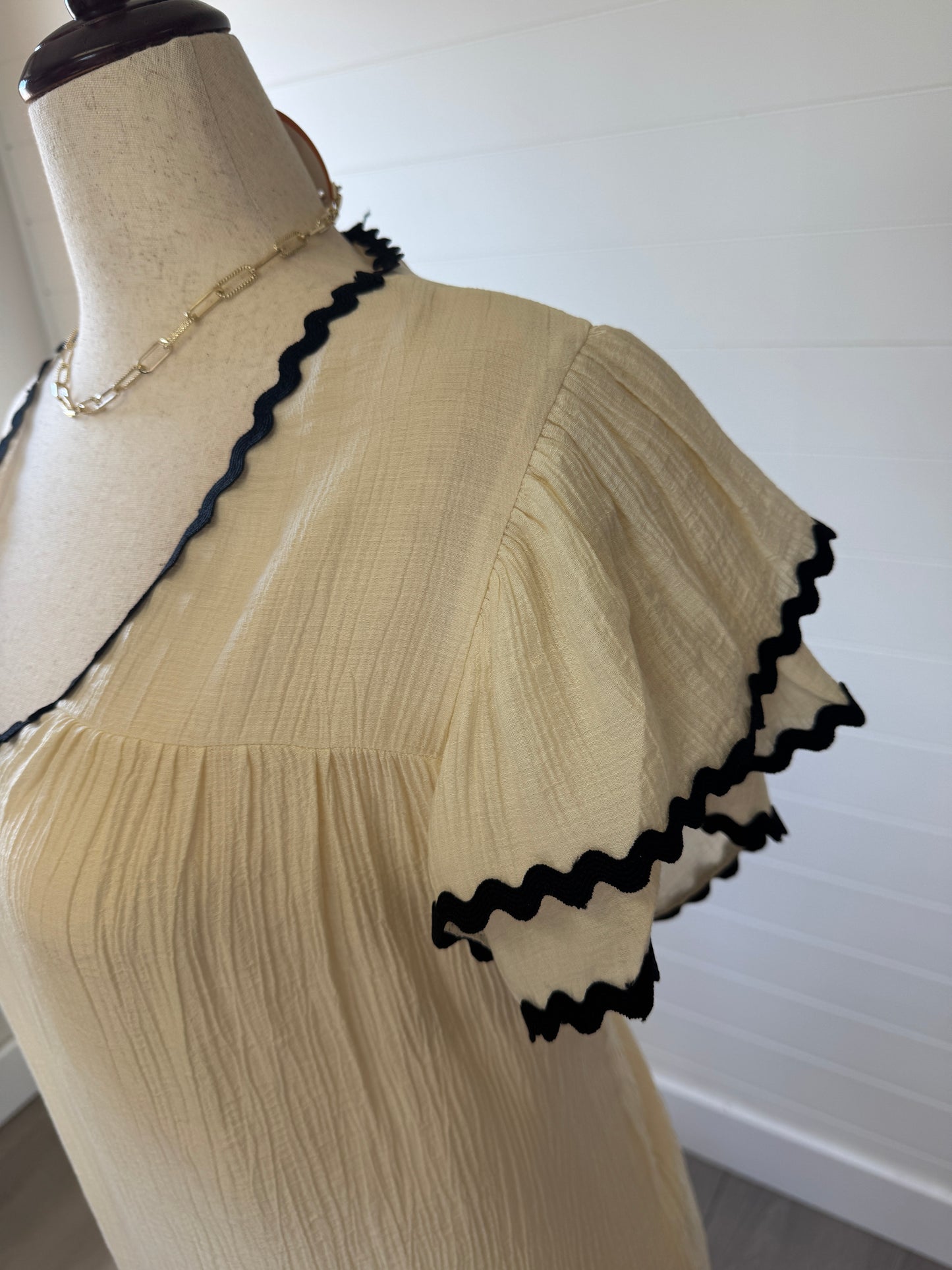 Willow Wavy Trim Top